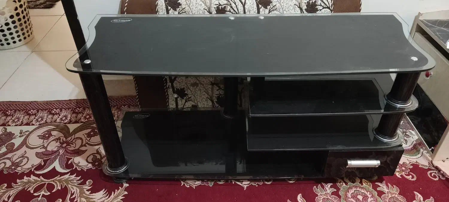 میز زیر تلویزیون|میز تلویزیون|صدرا-فارس, فاز ۱|دیوار