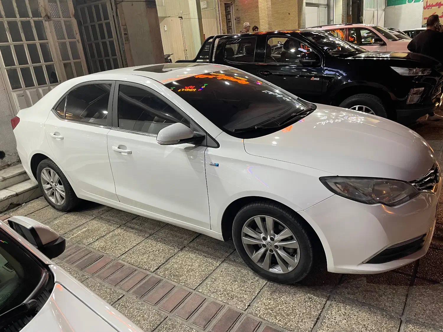 ام جی ۳۶۰ توربو مدل ۱۳۹۷ مشابه صفر|خودرو سواری و وانت|شیراز, سینما سعدی|دیوار