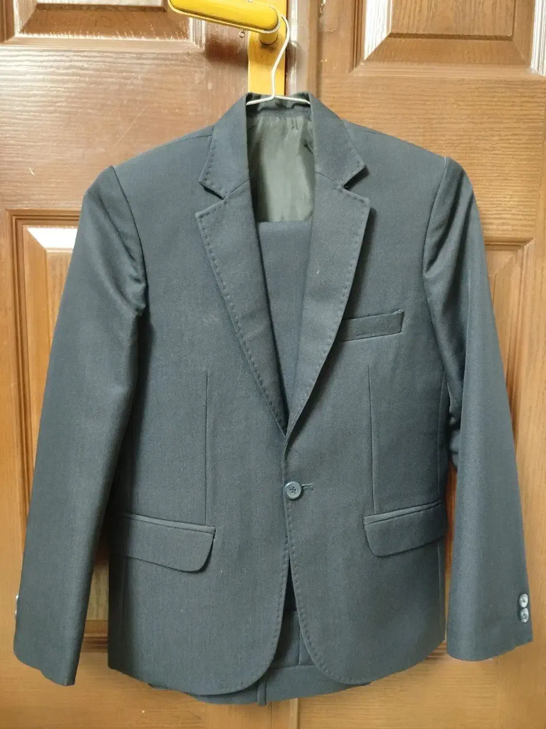 کت شلوار|لباس|مشهد, آبکوه|دیوار