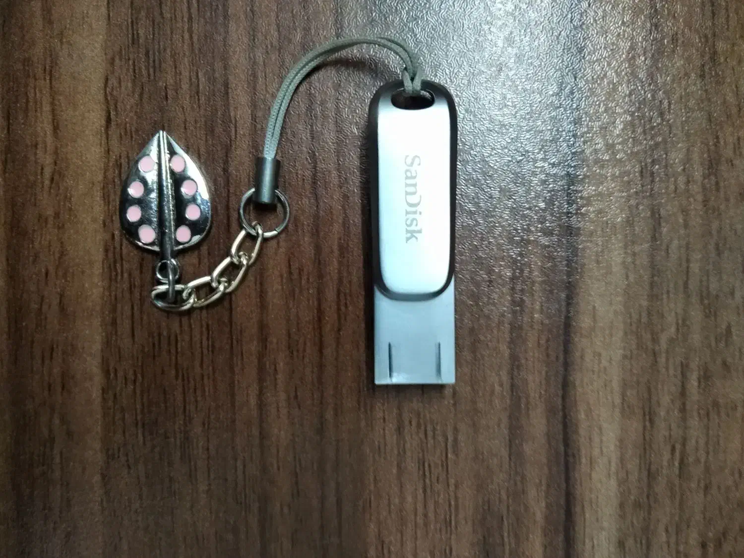 فلش مموری ۶۴ گیگ سن دیسک|قطعات و لوازم جانبی رایانه|تهران, فلاح|دیوار