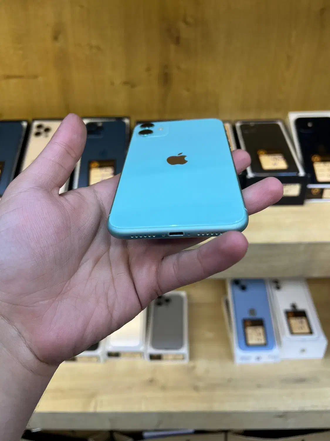 ایفون ۱۱نرمال ۶۴ رنگ سبز فوق العاده تمیز|موبایل|اصفهان, مفتح|دیوار