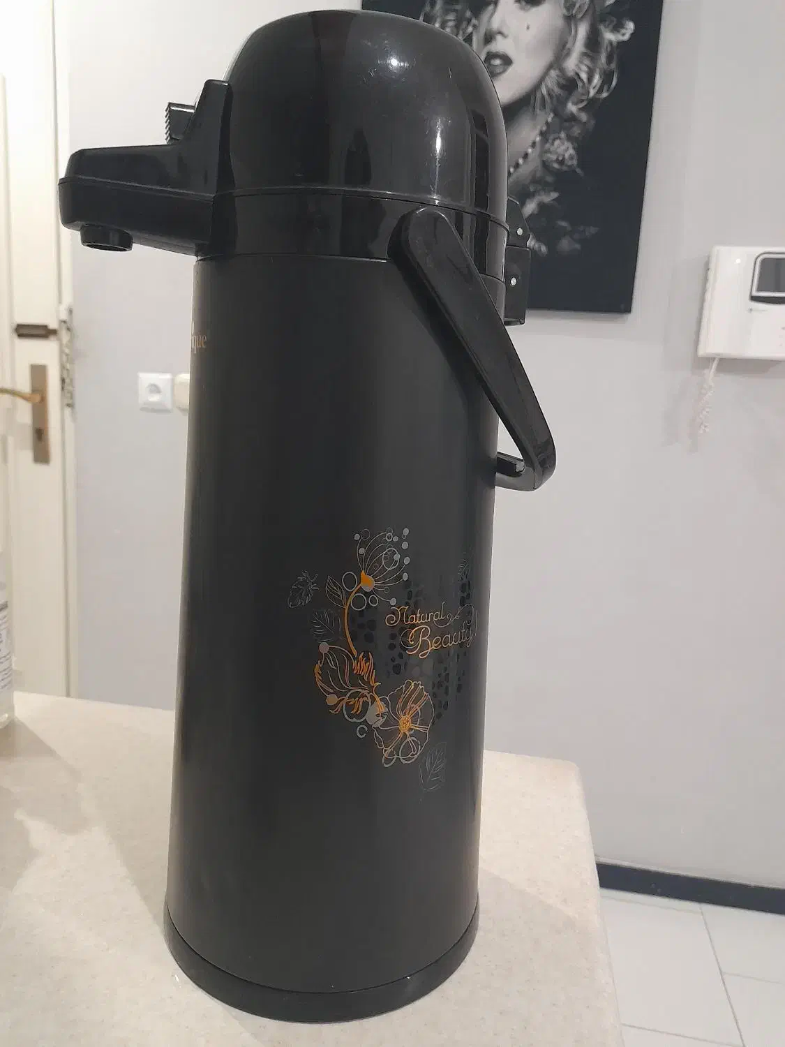 فلاسک مشکی یونیک مدل un 9100 ۲/۵ لیتری|کوهنوردی و کمپینگ|رشت, دیلمان|دیوار