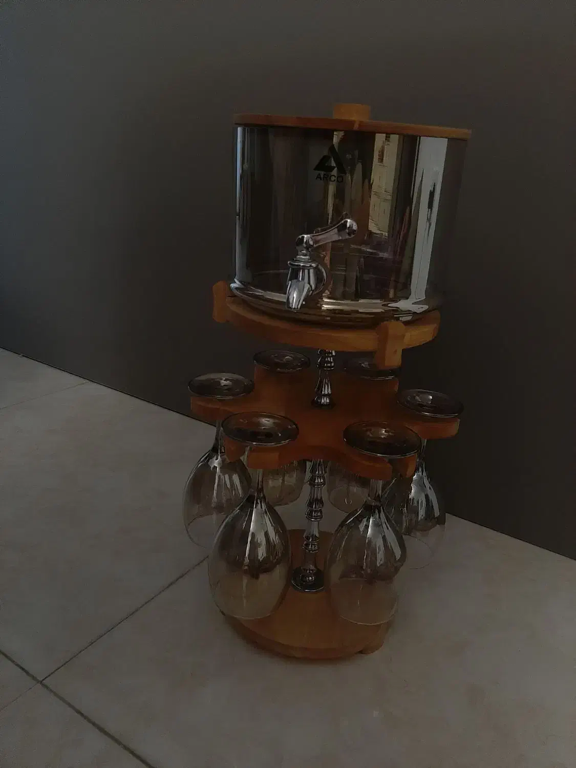 کلمن بار شیشه ای با پایه گردان چوبی|ظروف سرو و پذیرایی|تنکابن, |دیوار