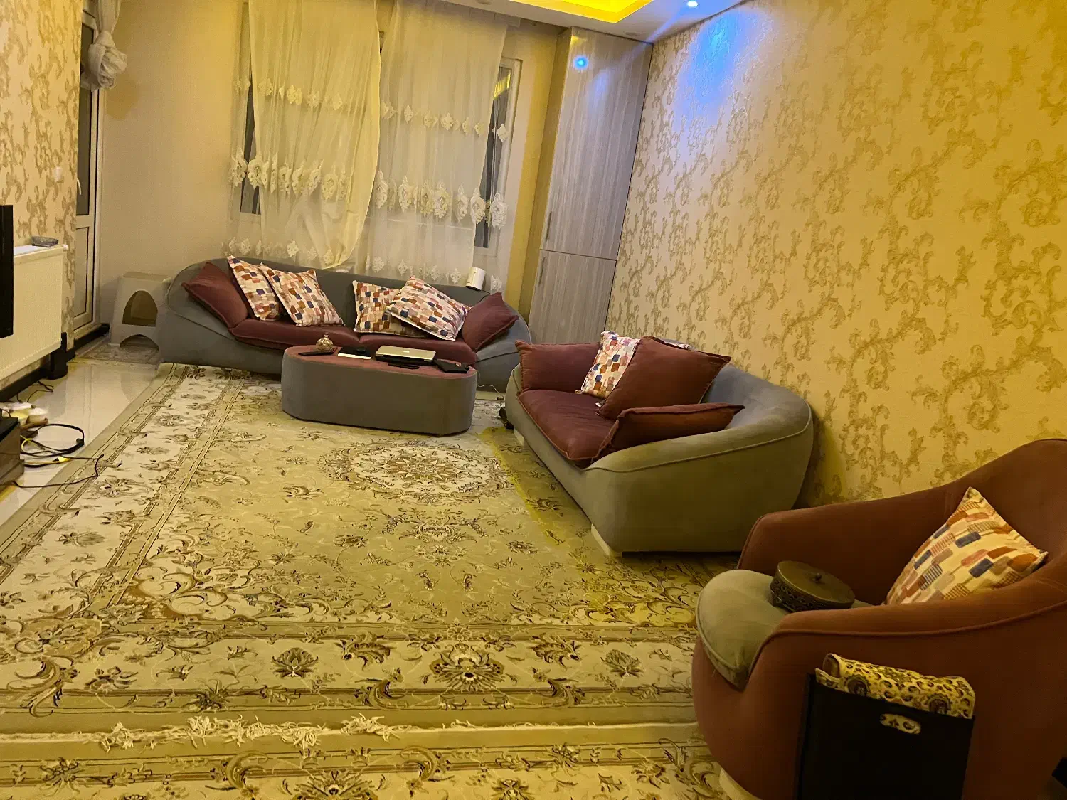 مبل راحتی شیک|مبلمان خانگی و میز عسلی|سرعین, |دیوار