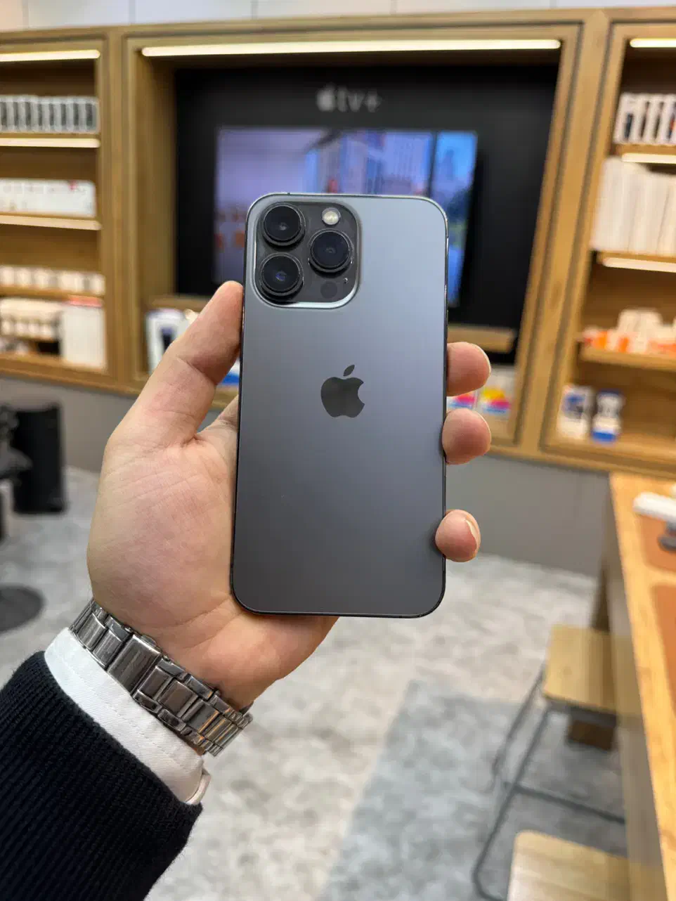 iphone 13 pro با حافظه 256 گیگابایت|موبایل|مشهد, احمدآباد|دیوار