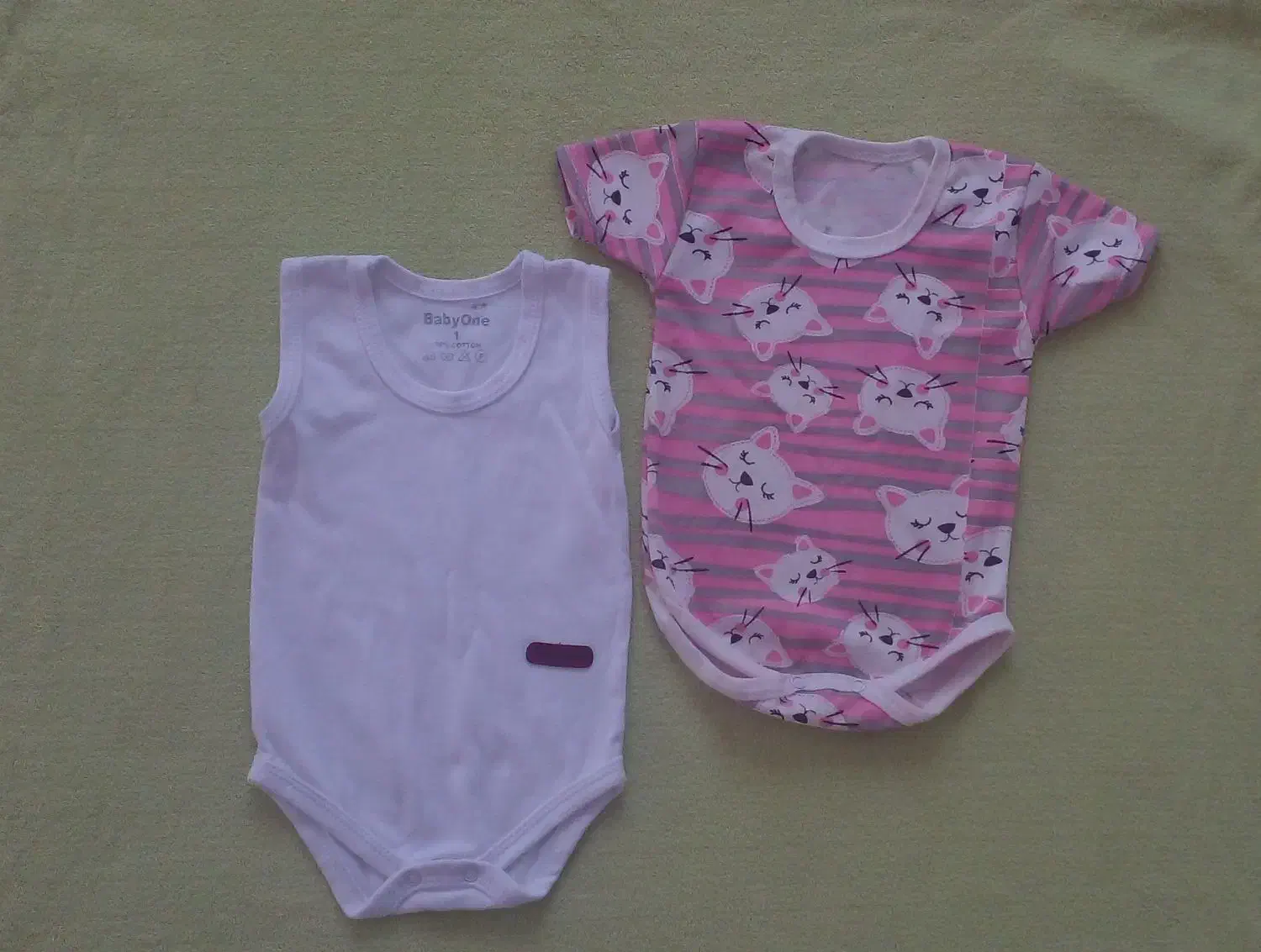 زیردکمه ای و شورت نوزاد|کفش و لباس بچه|مینودشت, |دیوار