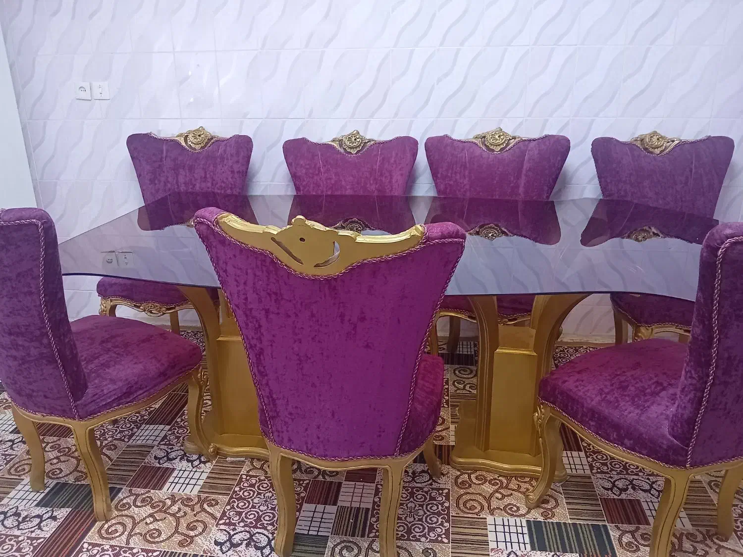 میز ناهار خوری|میز و صندلی غذاخوری|پیر بکران, |دیوار