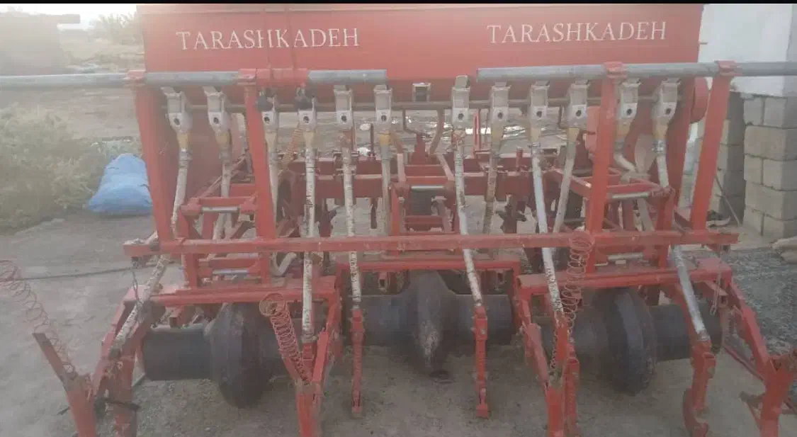 فروش ۲ دستگاه گندم کار، دیسک تراکتوری|ماشین‌آلات صنعتی|مرودشت, ثبت احوال|دیوار