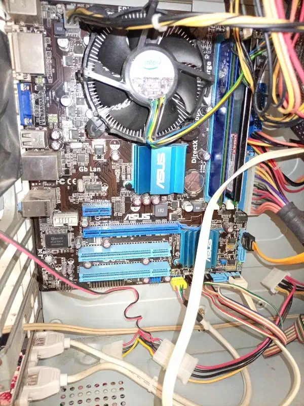 قطعات کامپیوتر زیر قیمت|قطعات و لوازم جانبی رایانه|فردیس, داوری|دیوار