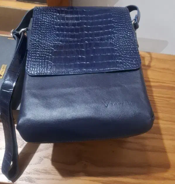 تعدای کیف برند چرم یلسان اکبند|کیف، کفش، کمربند|مشهد, سرافرازان|دیوار