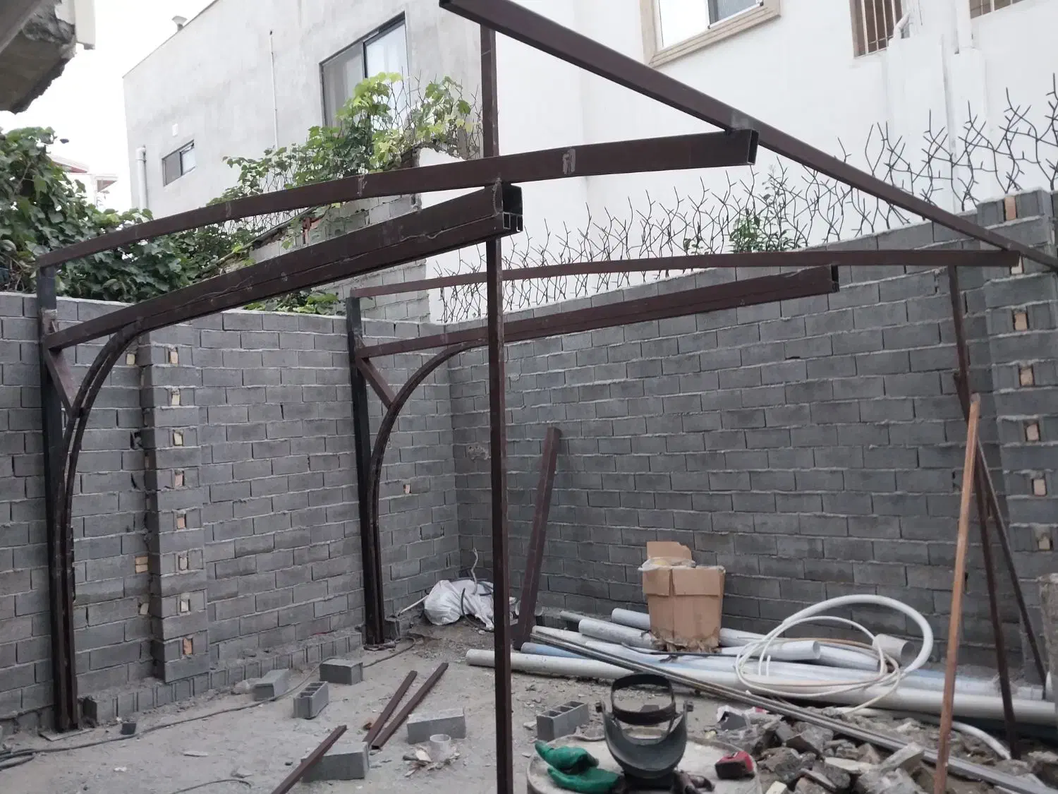 جوشکاری وبرشکاری ثابت‌ وسیار بابیش از۲۵سال سابقه|خدمات پیشه و مهارت|آمل, |دیوار