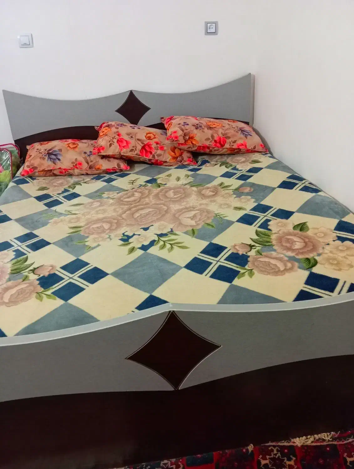 تخت دو نفره|تخت و سرویس خواب|زاهدان, |دیوار