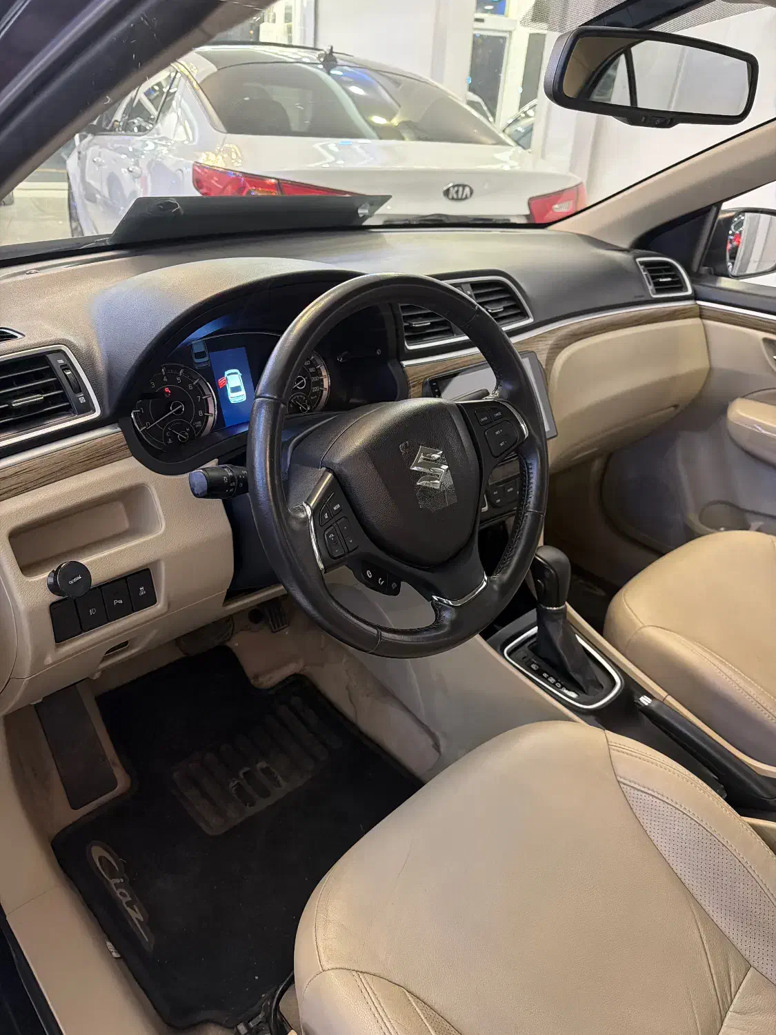 سوزوکی سیاز ۲۰۲۴ کارکرده با گارانتی|خودرو سواری و وانت|مشهد, هفت تیر (حافظ)|دیوار