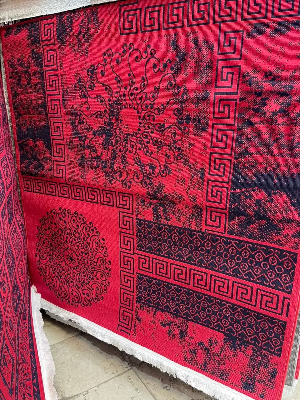 گلیم قرمز نگارین|گلیم، جاجیم، گبه|مشهد, امیر|دیوار