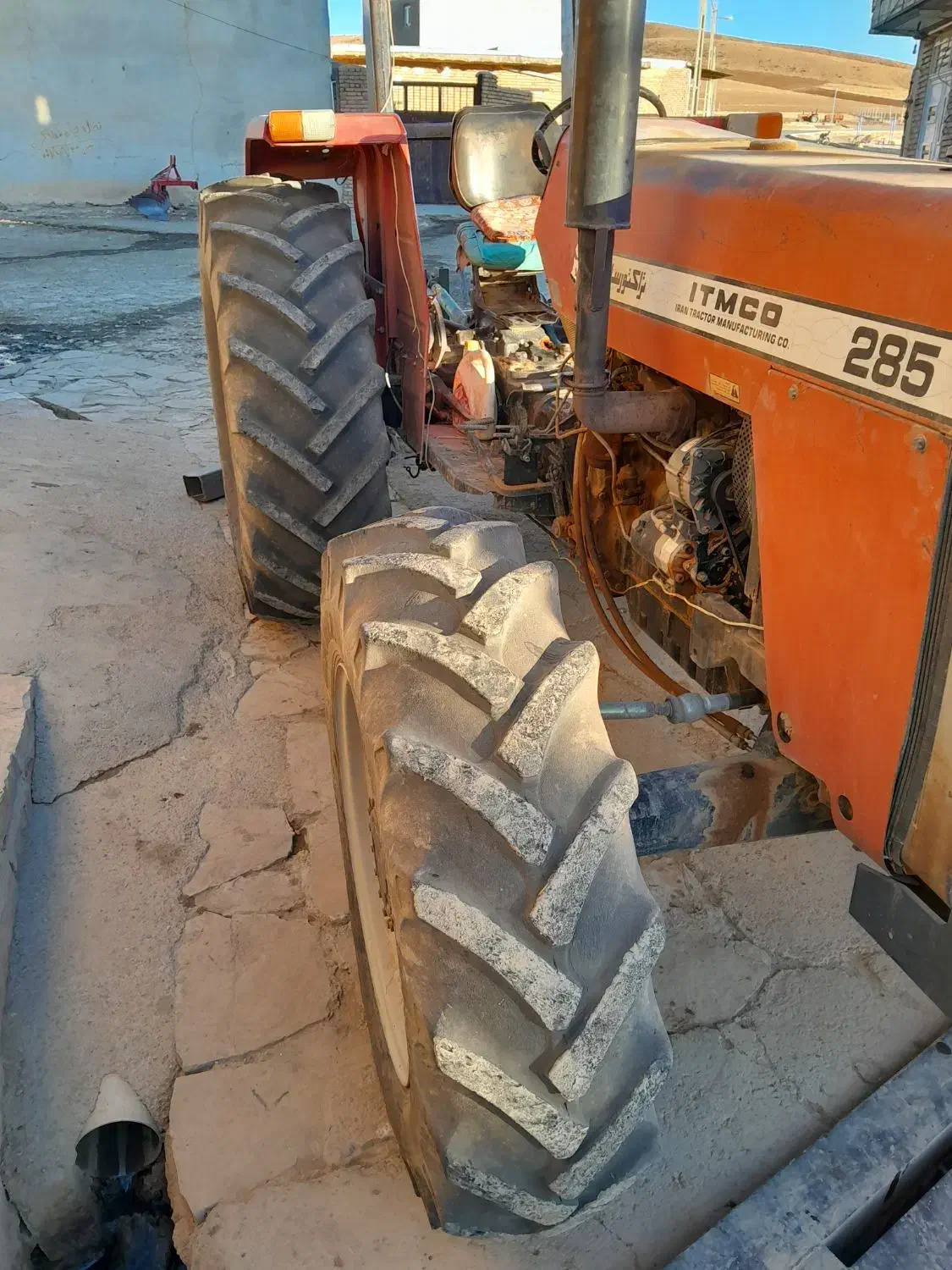 تراکتور ۲۸۵ جفت دست مدل۸۴|خودرو سنگین|سنقر, |دیوار