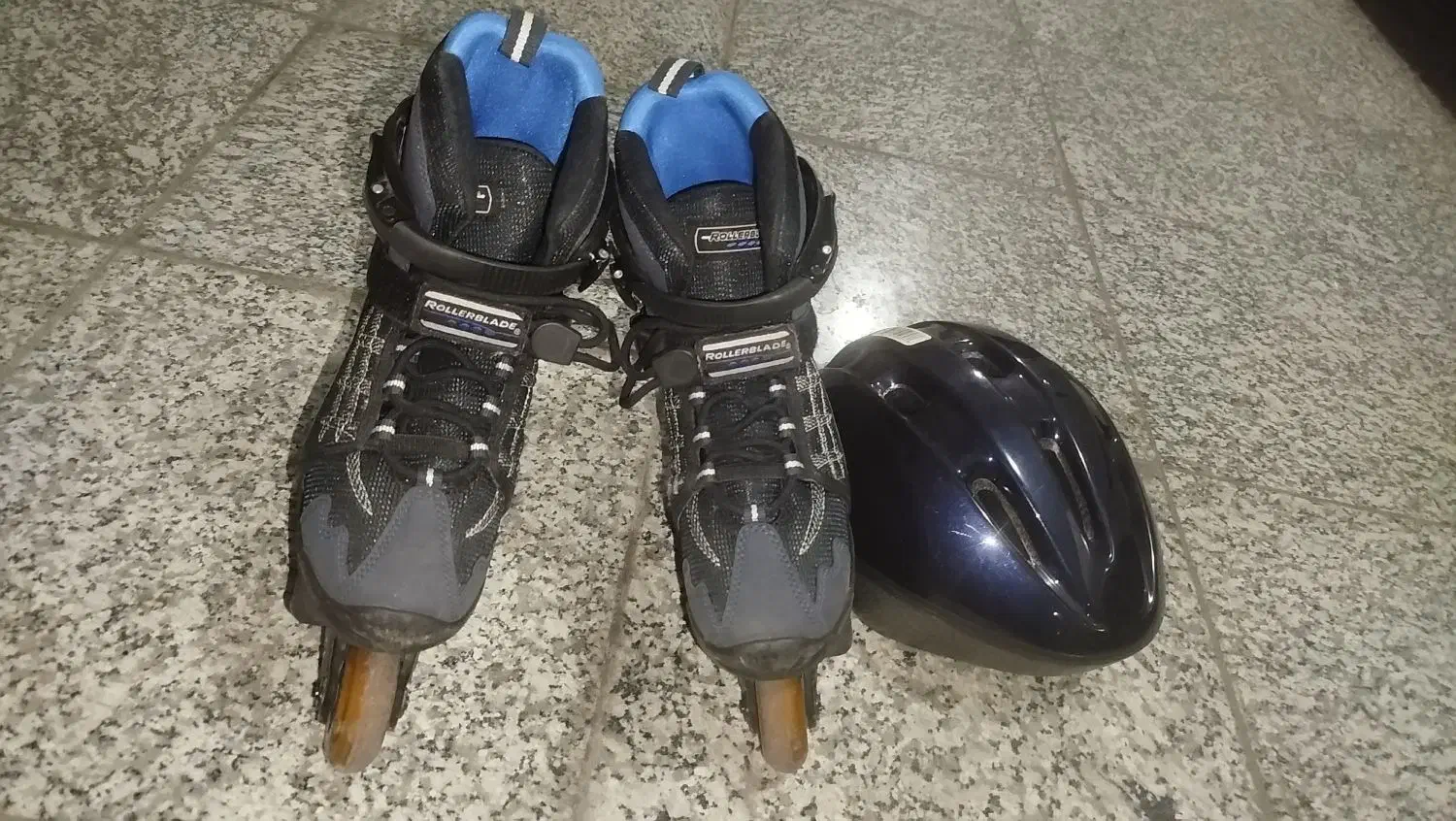 کفش اسکیت بسیار تمیز در حد نو|دوچرخه، اسکیت، اسکوتر|تهران, صد دستگاه|دیوار