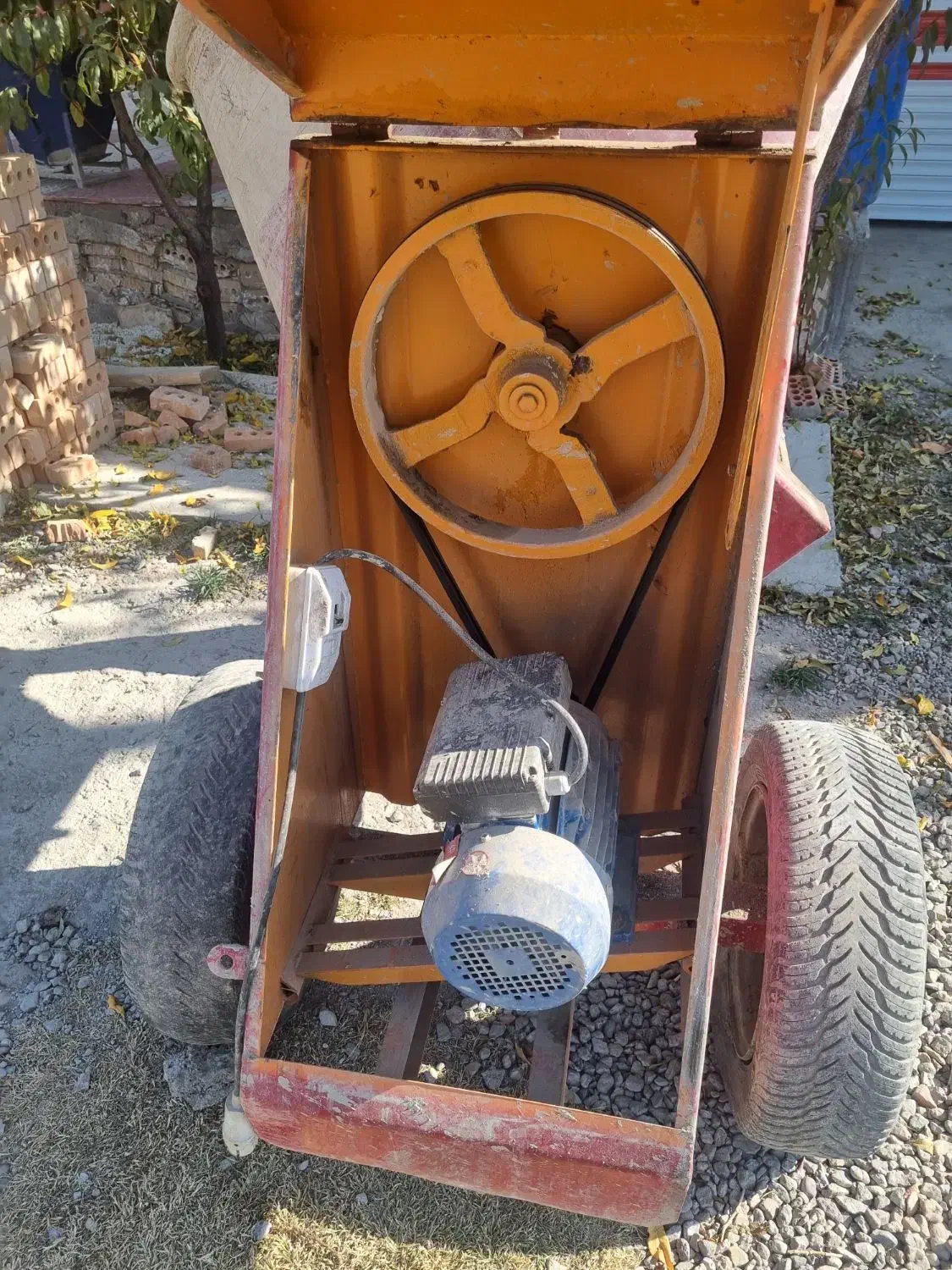 بتونر ۳۵۰ لیتری|مصالح و تجهیزات ساختمان|بستان آباد, |دیوار