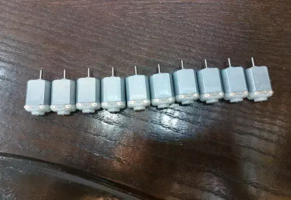 آرمیچر|اسباببازی بچه|قم, دروازه چوبی|دیوار