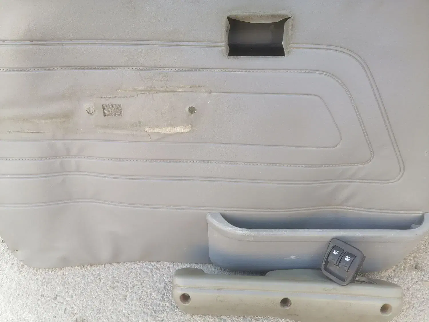 تو دری قدیمی پراید سمت راننده|قطعات یدکی و لوازم جانبی|برازجان, |دیوار