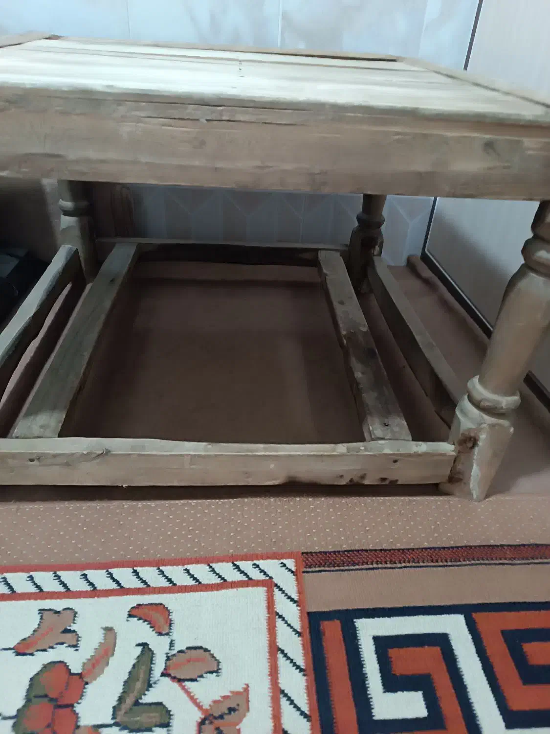 کرسی چوبی محکم و قدیمی|بخاری، هیتر، شومینه|اصفهان, سرشبادران|دیوار