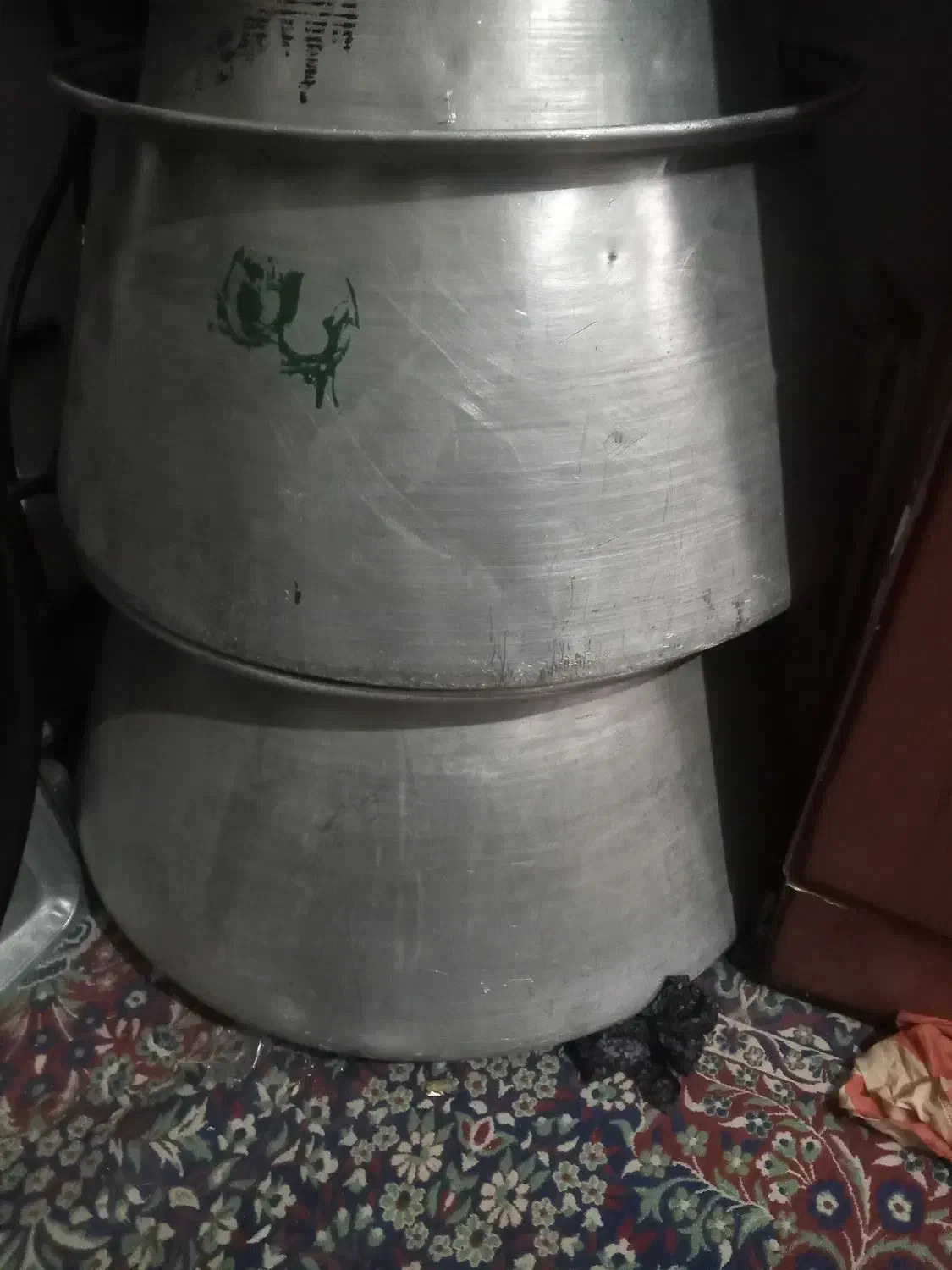 دیگ بزرگ روحی|ظروف پختوپز|سجاس رود, |دیوار