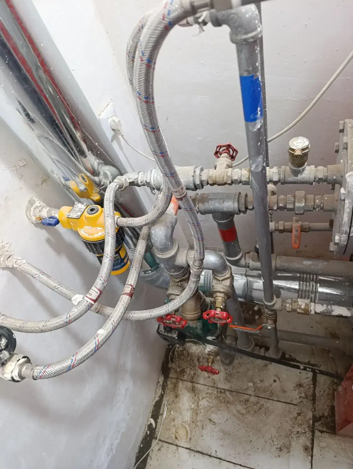 موتورخانه تاسیسات استخر|خدمات پیشه و مهارت|هشتگرد, فاز ۱ مهستان|دیوار