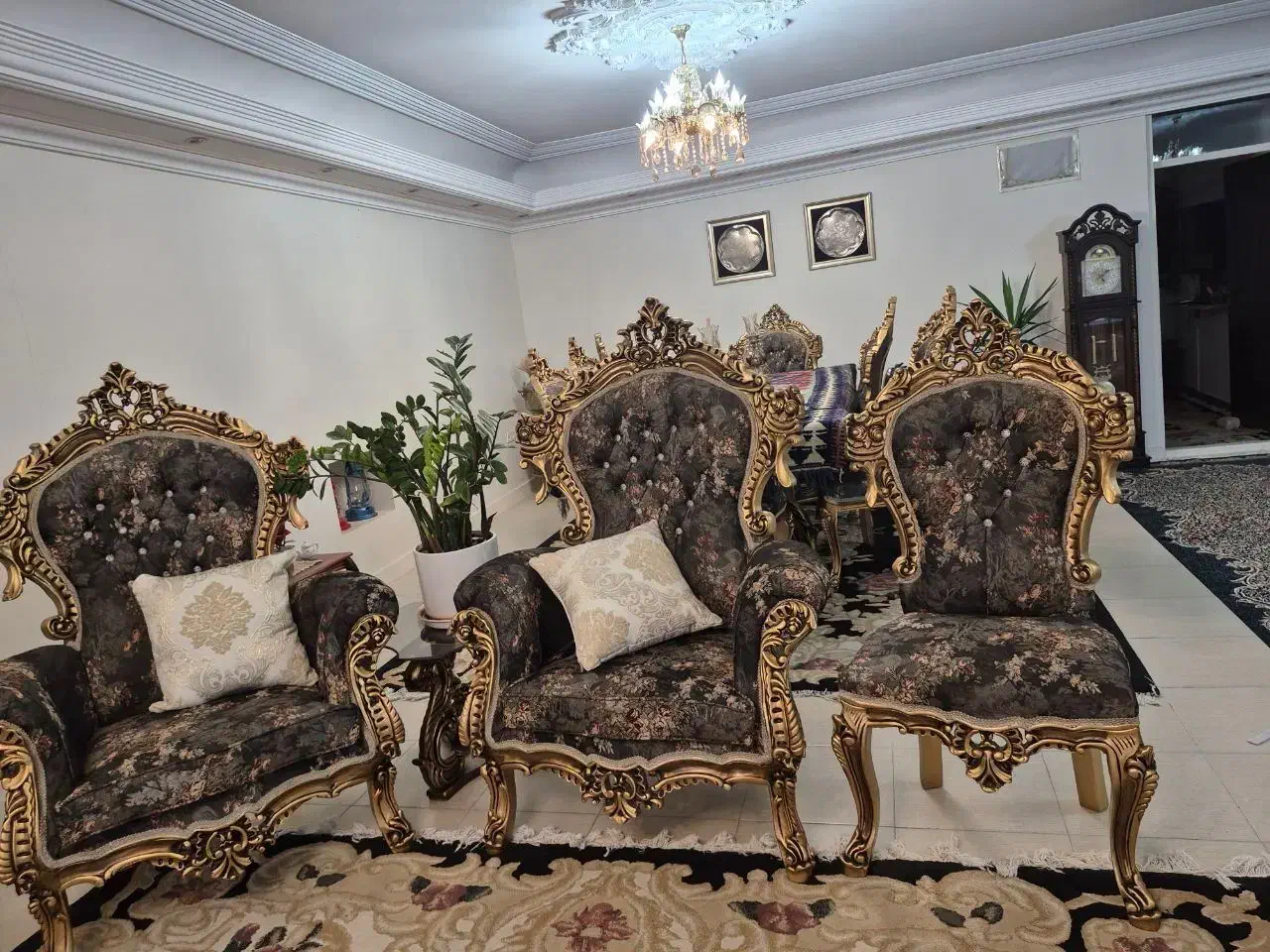 مبلمان سلطنتی|مبلمان خانگی و میز عسلی|ملایر, |دیوار