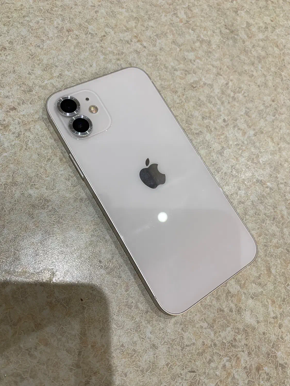 آیفون 12نرمال|موبایل|میانه, |دیوار