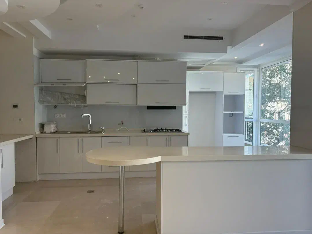 155 متر کلیدنخورده 3خواب مستر 2پارکینگ باکس