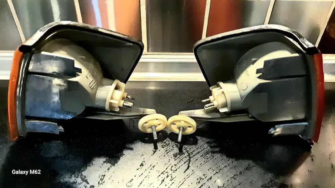 چراغ راهنما بنز W 201 اطاق ۱۹۰|قطعات یدکی و لوازم جانبی|تهران, مجیدیه|دیوار