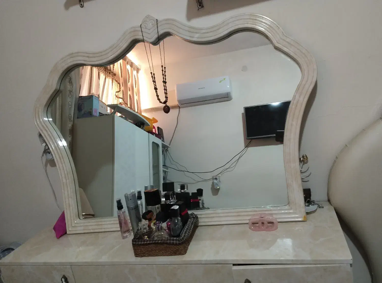 آیینه و دراور|تخت و سرویس خواب|زاهدان, |دیوار