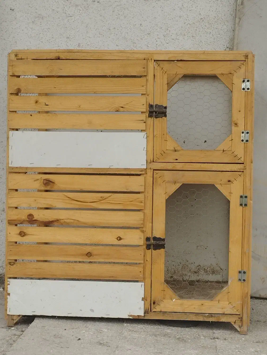 قفس|لوازم جانبی حیوانات|آستانه سرا, |دیوار