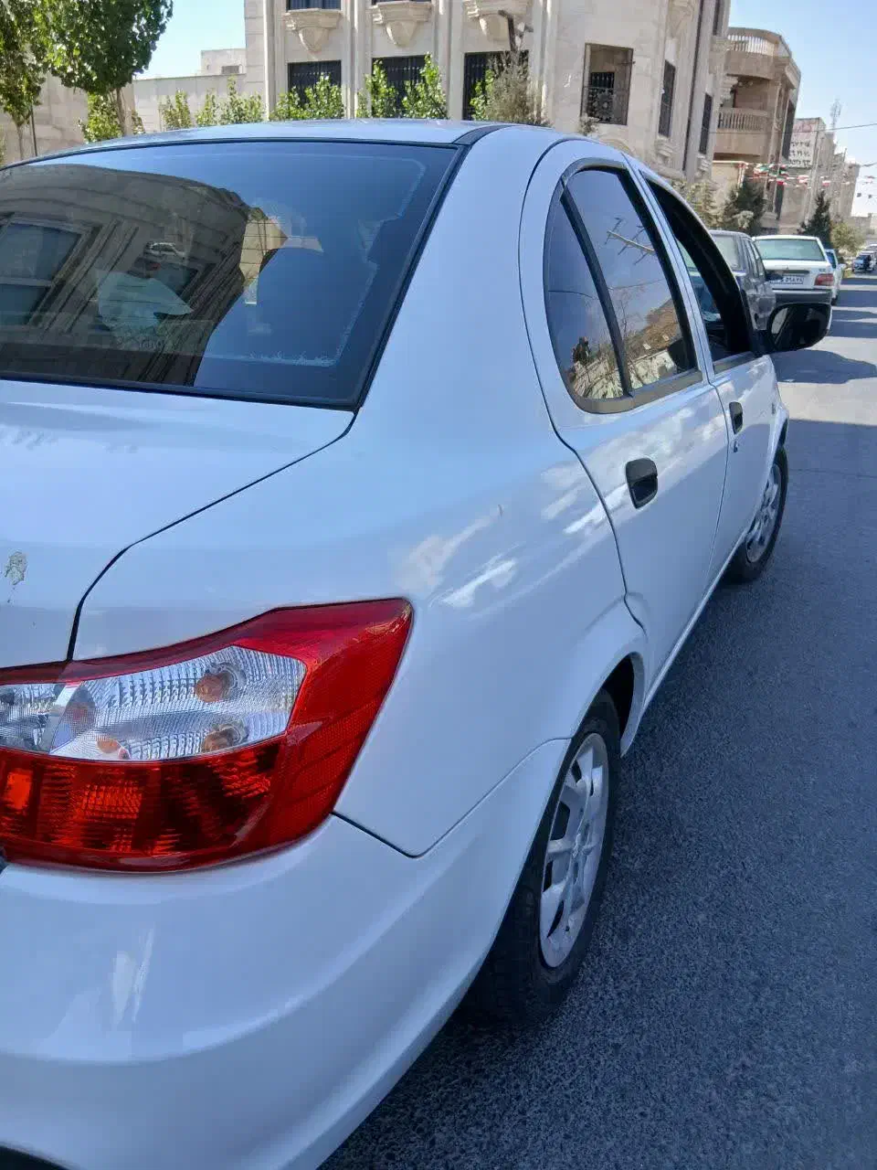 ساینا S|خودرو سواری و وانت|اندیشه, اندیشه فاز ۳|دیوار