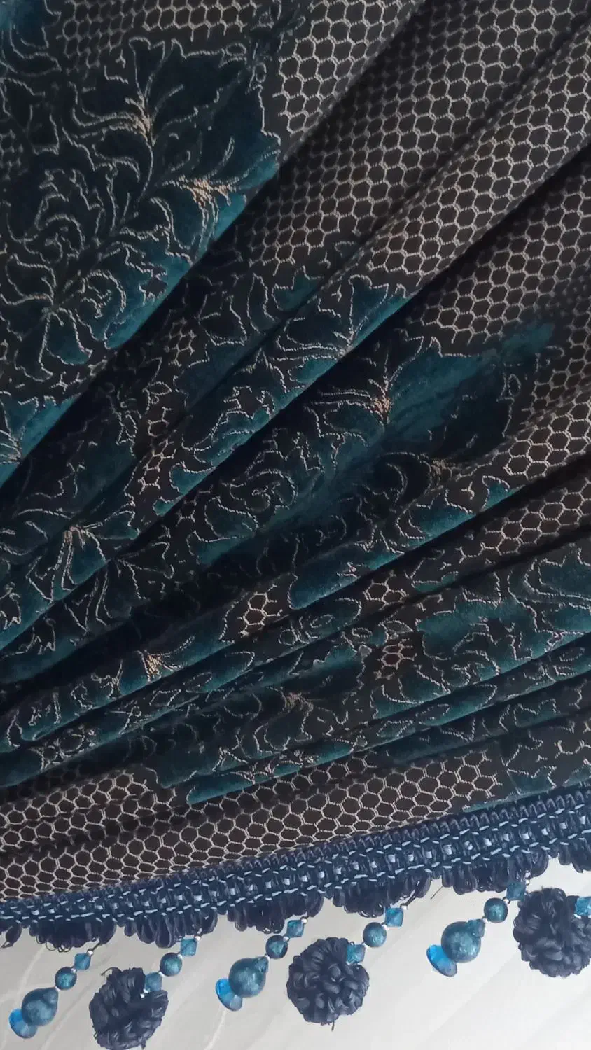 پرده تور ترک طرح دار با دستک مخمل سورمه ای طور|پرده، رانر، رومیزی|قائن, |دیوار
