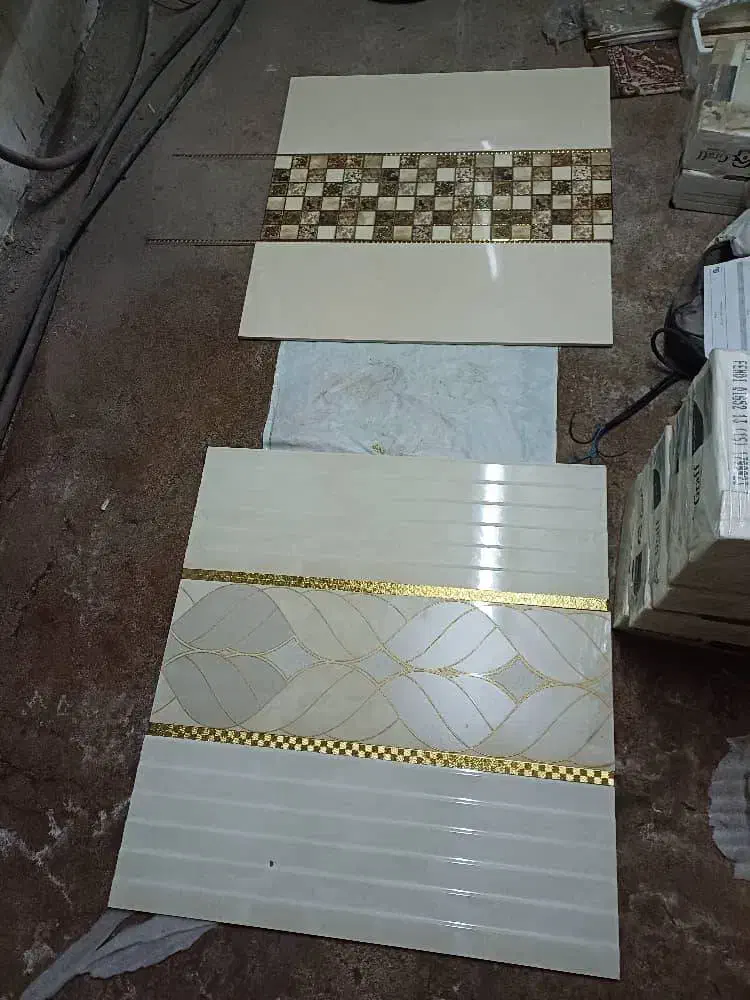 کاشی توالت و حمام همراه کاشی کف و روشویی|لوازم سرویس بهداشتی|پرند, فاز ۵|دیوار