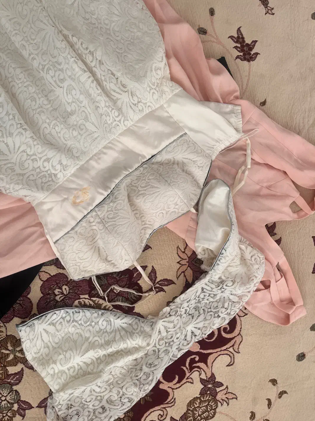 تعدادی لباس مجلسی و کت تک|لباس|جیرفت, |دیوار