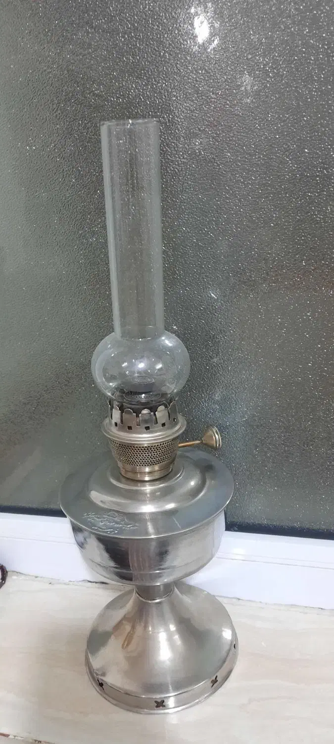 چراغ نفتی|کلکسیون اشیاء عتیقه|قم, انسجام|دیوار