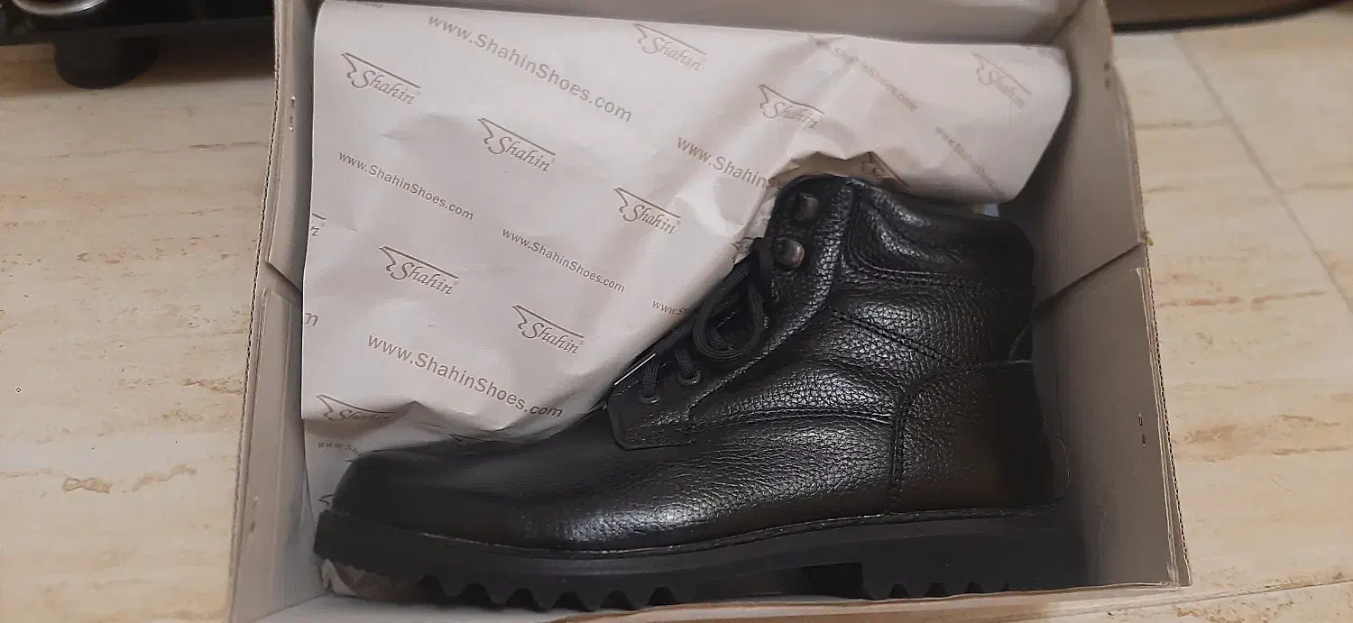 پوتین نیم بوت شاهین|کیف، کفش، کمربند|رشت, کوی غلام نیا|دیوار