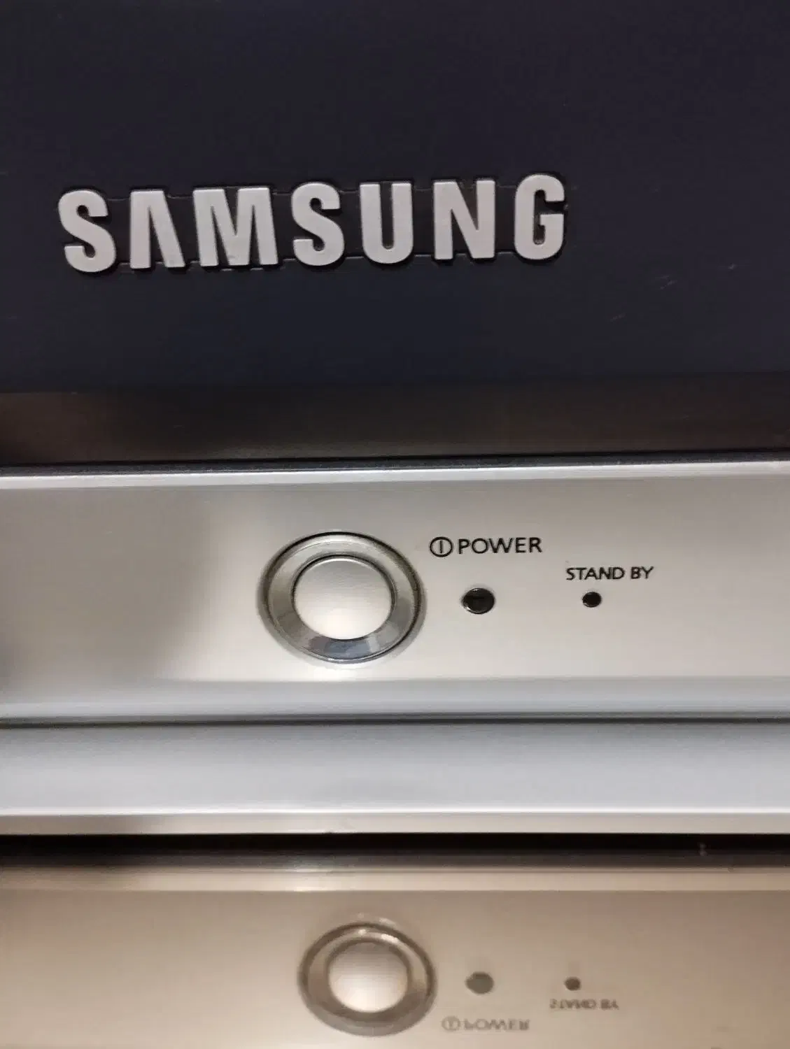 تلویزیون ۲۹اینچ.قیمت ۳۰۰۰۰۰۰ تومان.|تلویزیون و پروژکتور|رشت, پیرکلاچای|دیوار