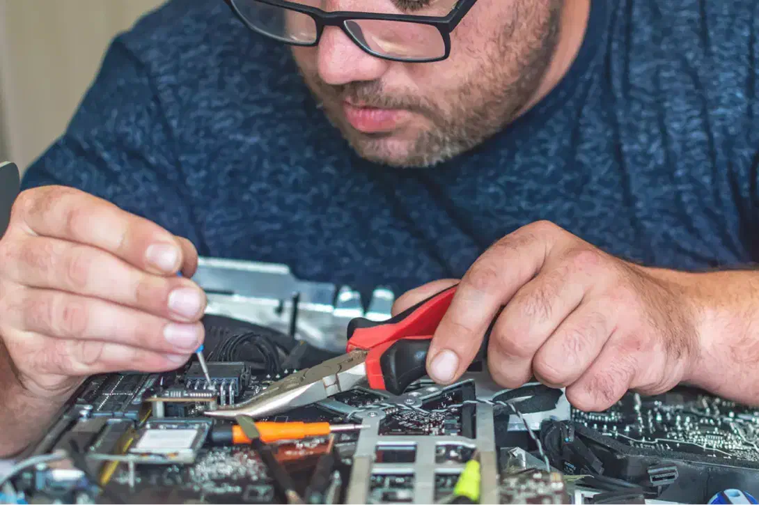 مرکز تخصصی تعمیرات انواع تلویزیون در محل شما|تلویزیون و پروژکتور|اصفهان, ملکشهر|دیوار