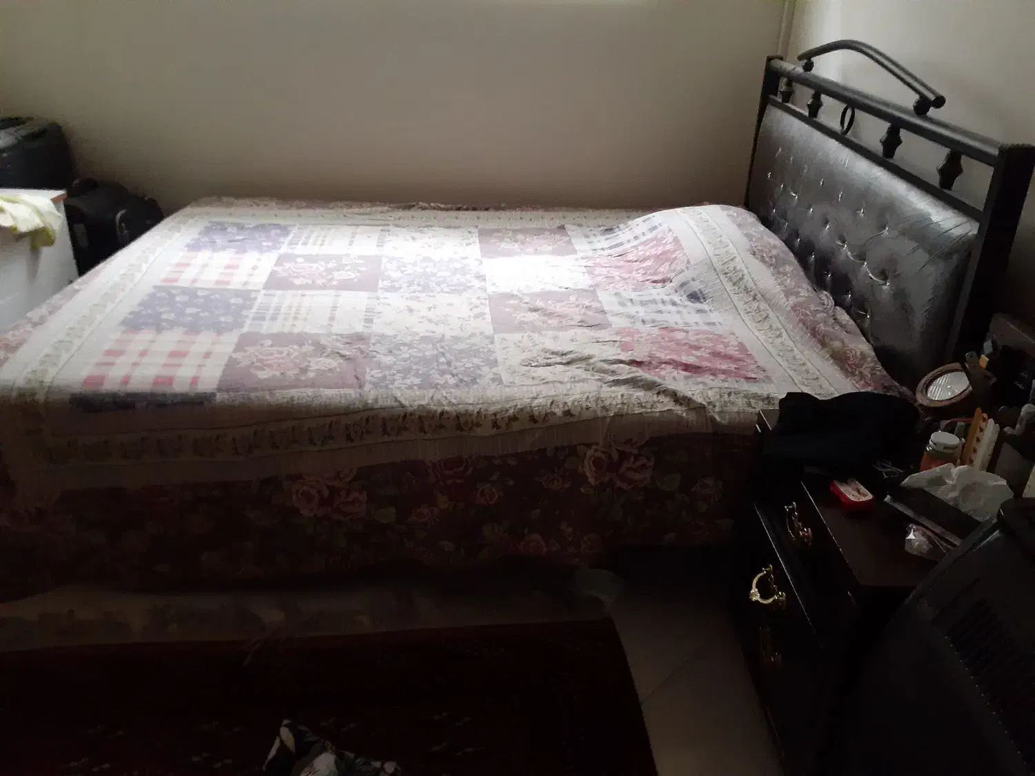 تخت دو نفره فرفورژه سالم|تخت و سرویس خواب|طرقبه, |دیوار