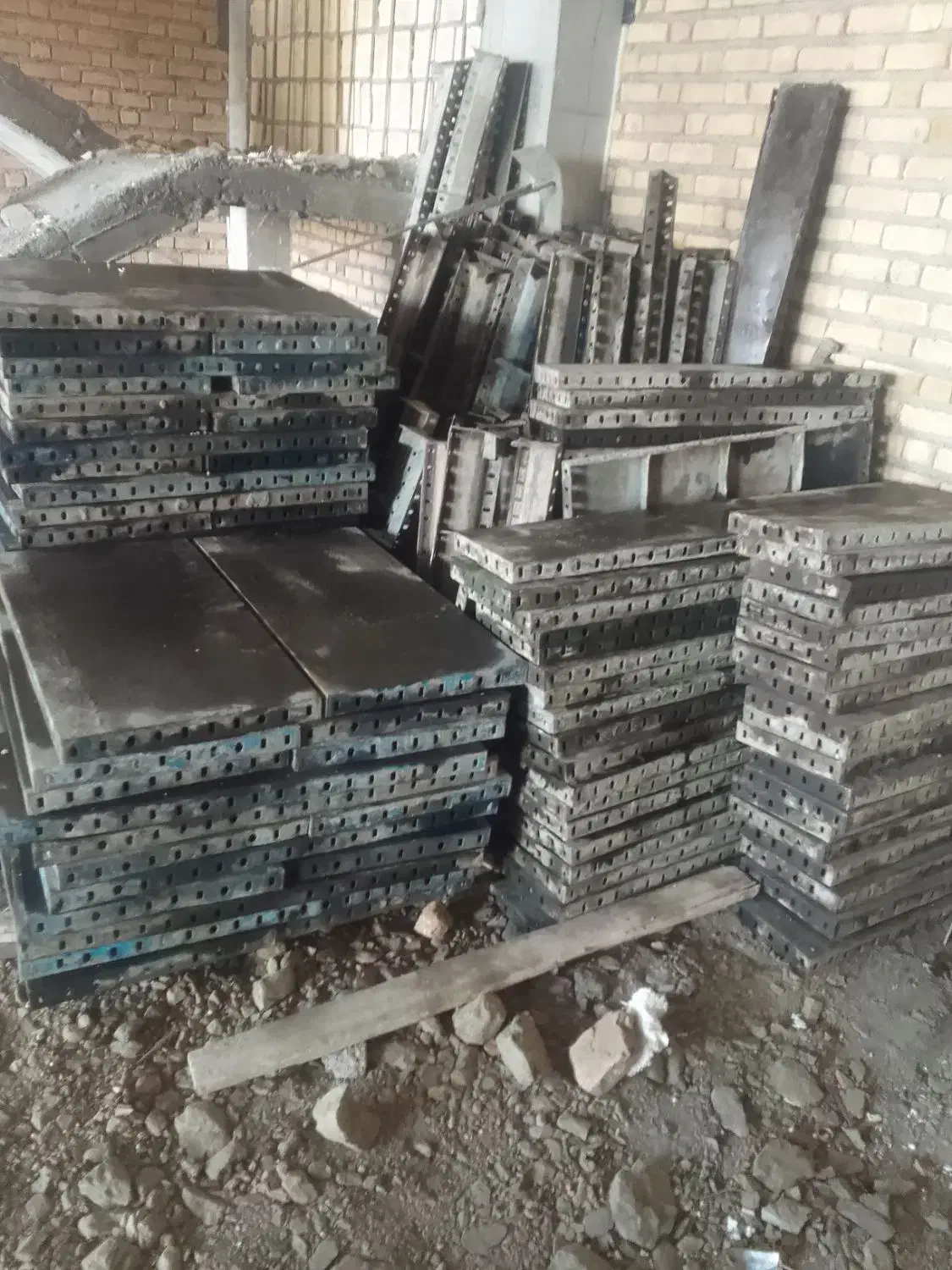 فروش فوری قالب فلزی|مصالح و تجهیزات ساختمان|الیگودرز, |دیوار