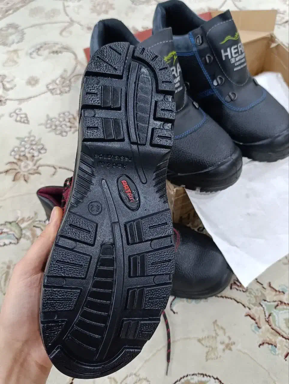 کفش|کیف، کفش، کمربند|فردیس, فردیس|دیوار