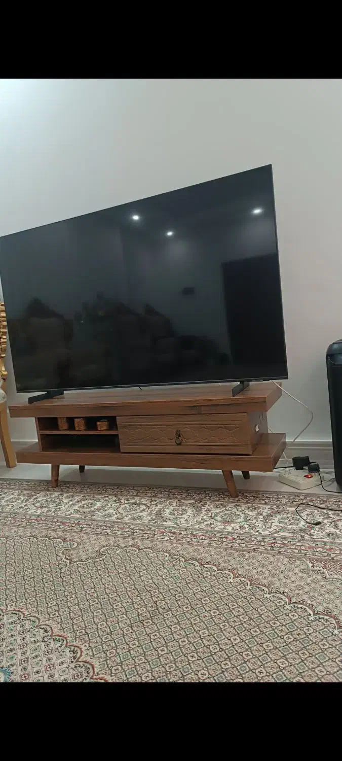 میز تی وی|میز تلویزیون|گلبهار, شهر جدید گلبهار|دیوار