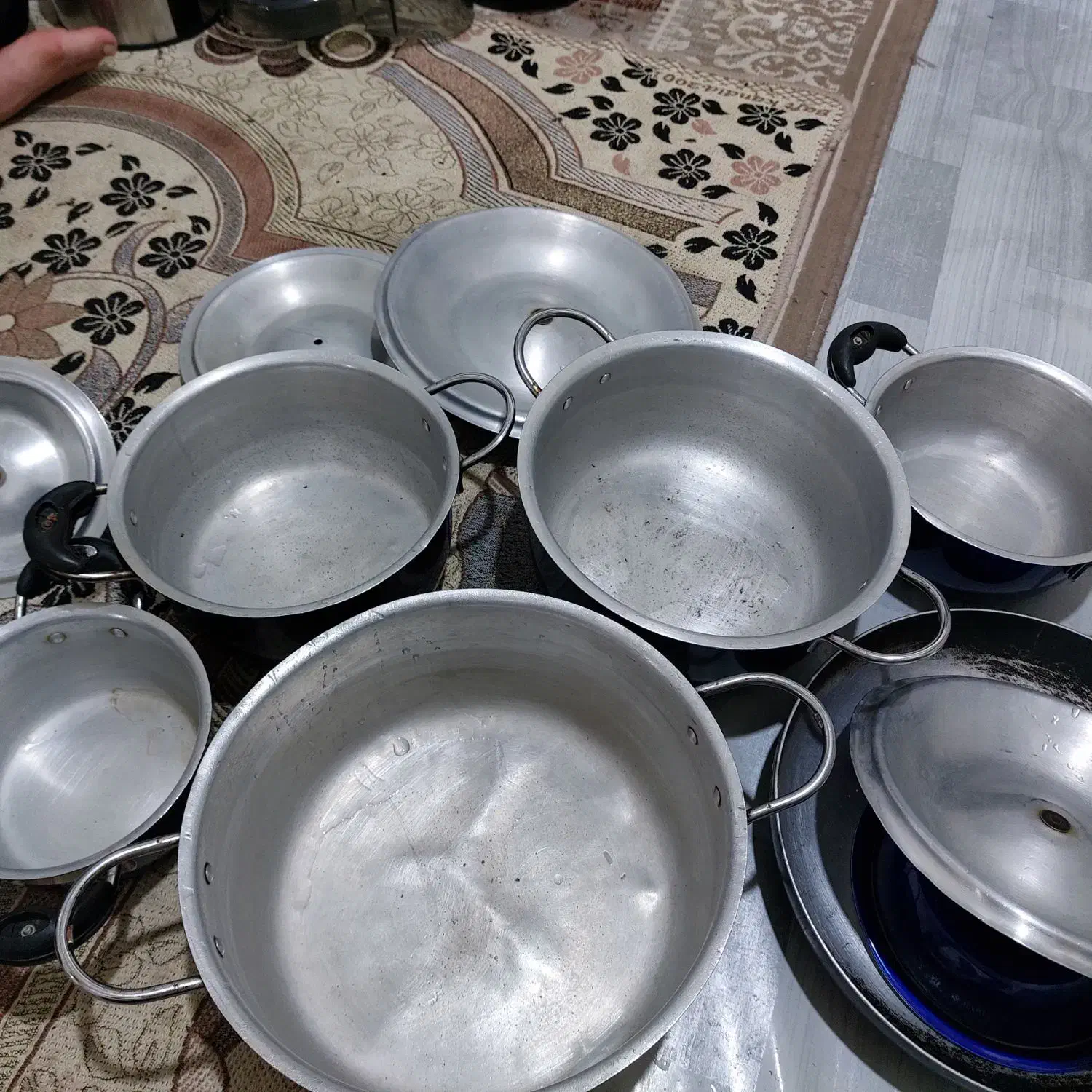 قابلمه روحی|ظروف پخت‌وپز|ایلام, |دیوار