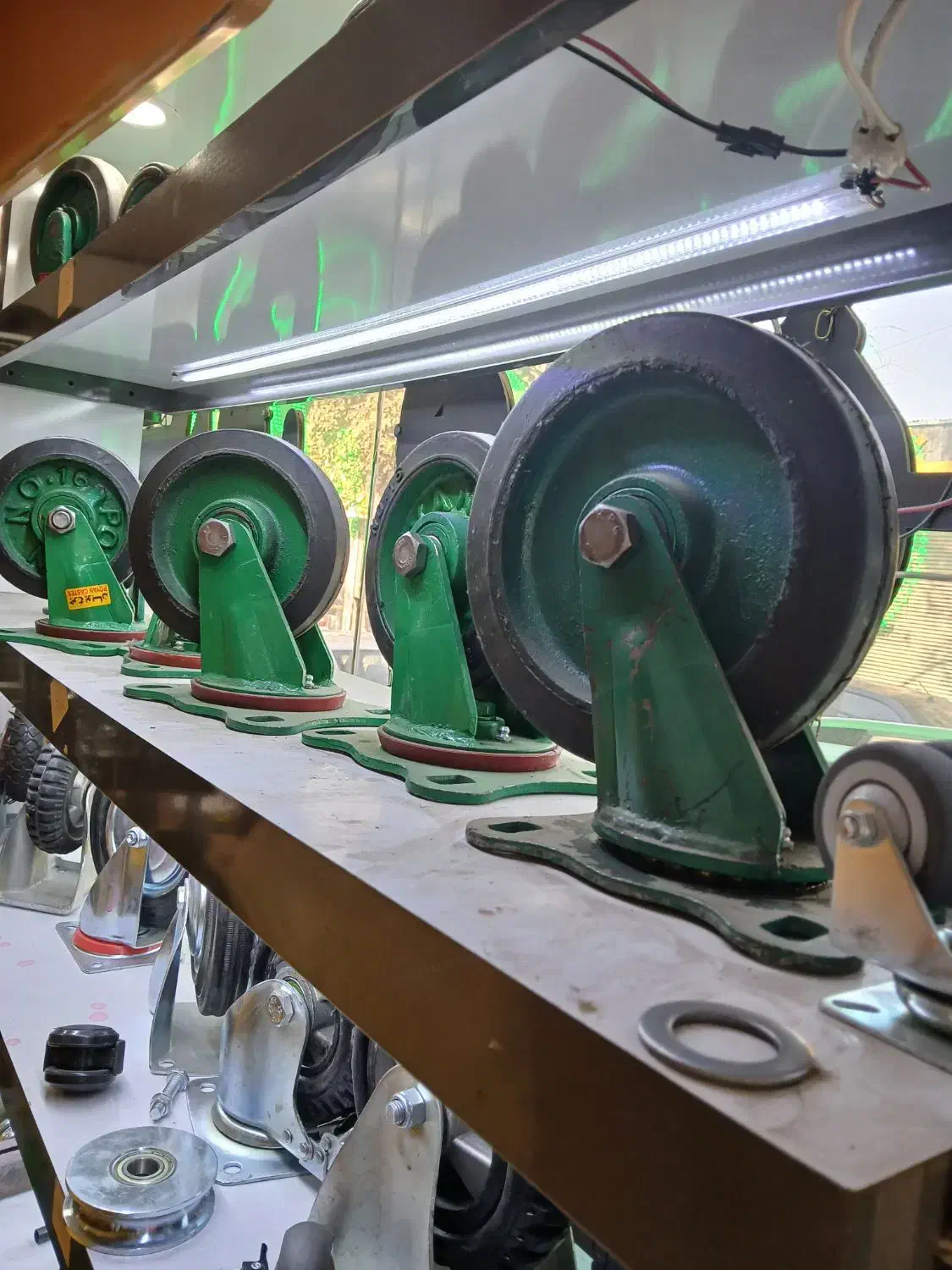 چرخ فروشگاهی و صنعتی و گاری حمل بار|فروشگاه و مغازه|مشهد, کوشش|دیوار