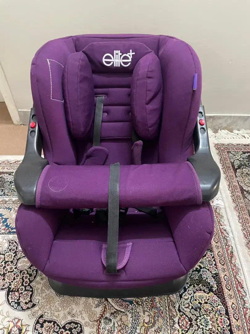 صندلی ماشین ..تحمل وزن تا 25 کیلو کاملا نو|تخت و صندلی بچه|شیراز, عادل آباد|دیوار