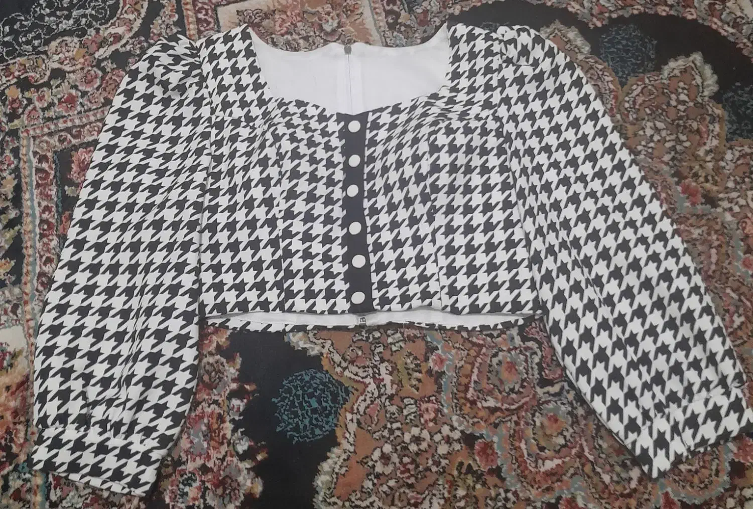 کراپ مجلسی|لباس|تایباد, |دیوار