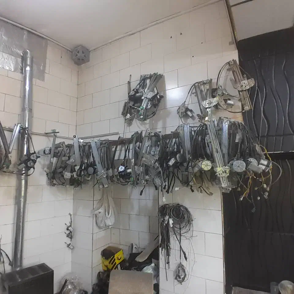 تعمیرپرده برقی عقب،شیشه بالابر،سانروف،اینه بغل قفل|خدمات پیشه و مهارت|اصفهان, جوزدان الیادران|دیوار