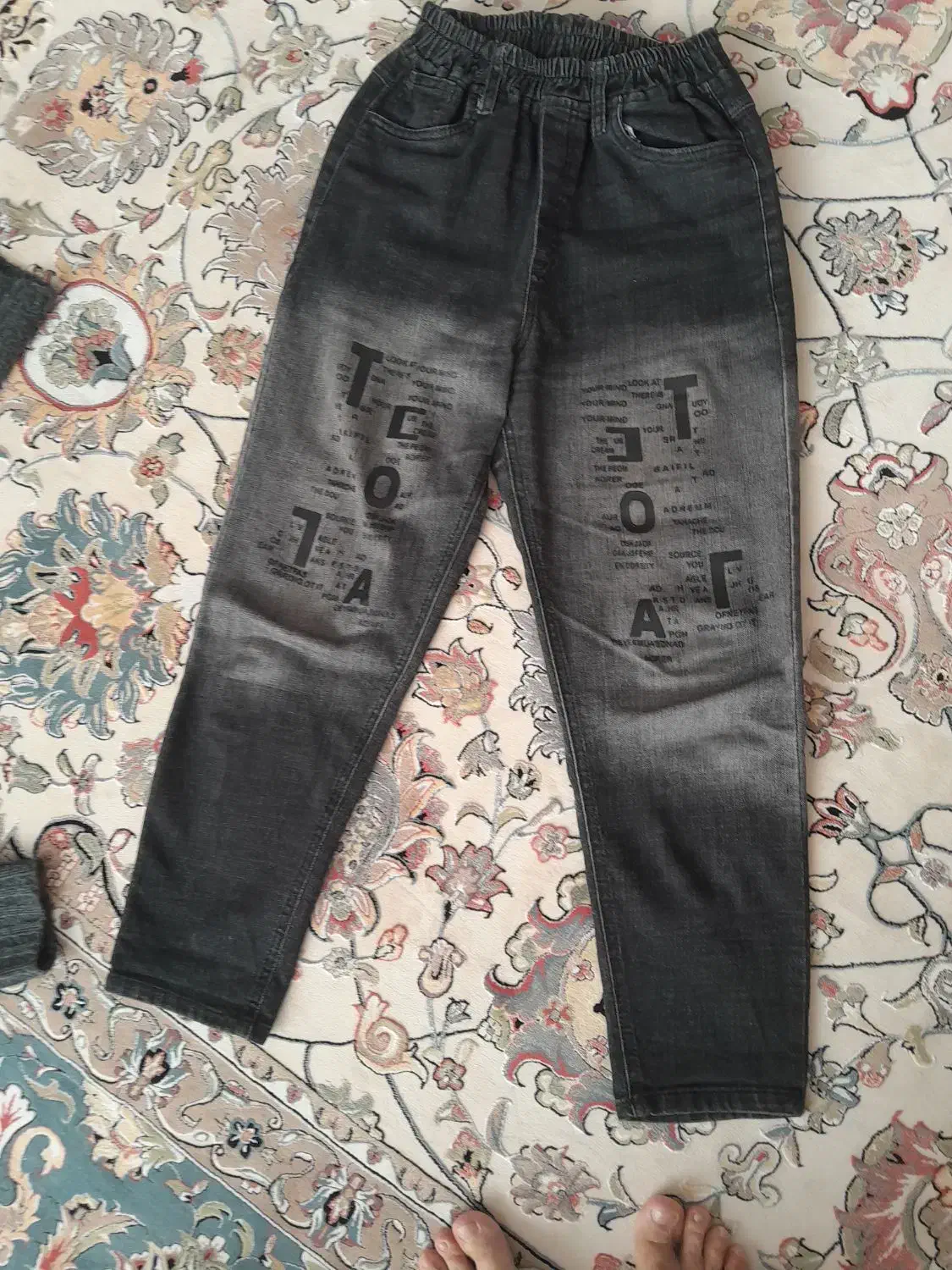 یه سری لباس دخترانه|کفش و لباس بچه|قم, باغ کرباسی|دیوار